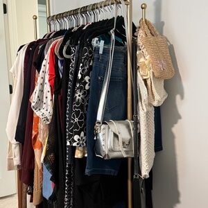 Closet Clearing Sale Thurs. Jan. 8, 2026 @ 1:00 pm CST FREE GIFT with Purchase.